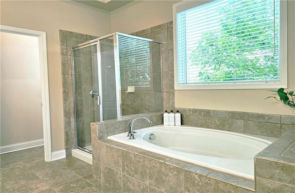 4024 Broadmoor Court SW