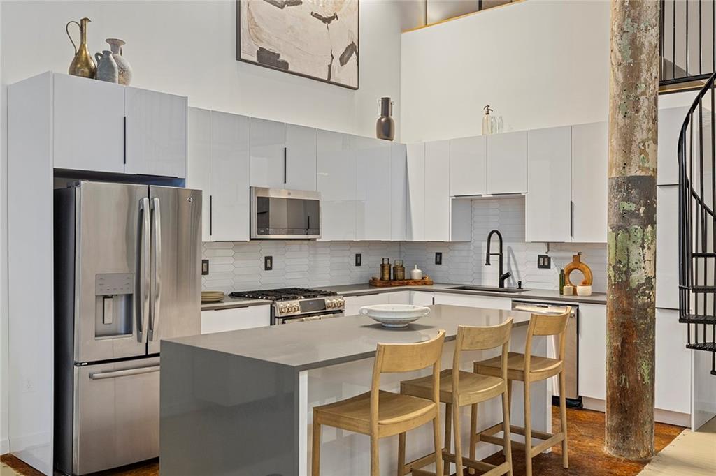 170 Boulevard SE Unit 115E