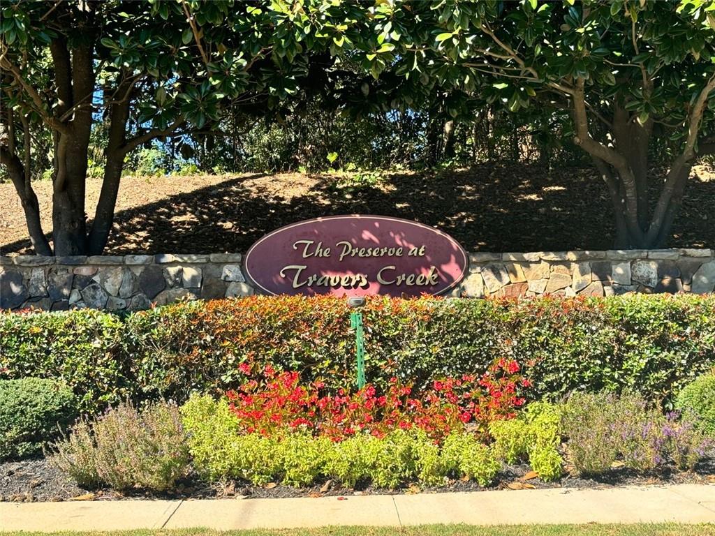 1606 LARKSPUR Trail