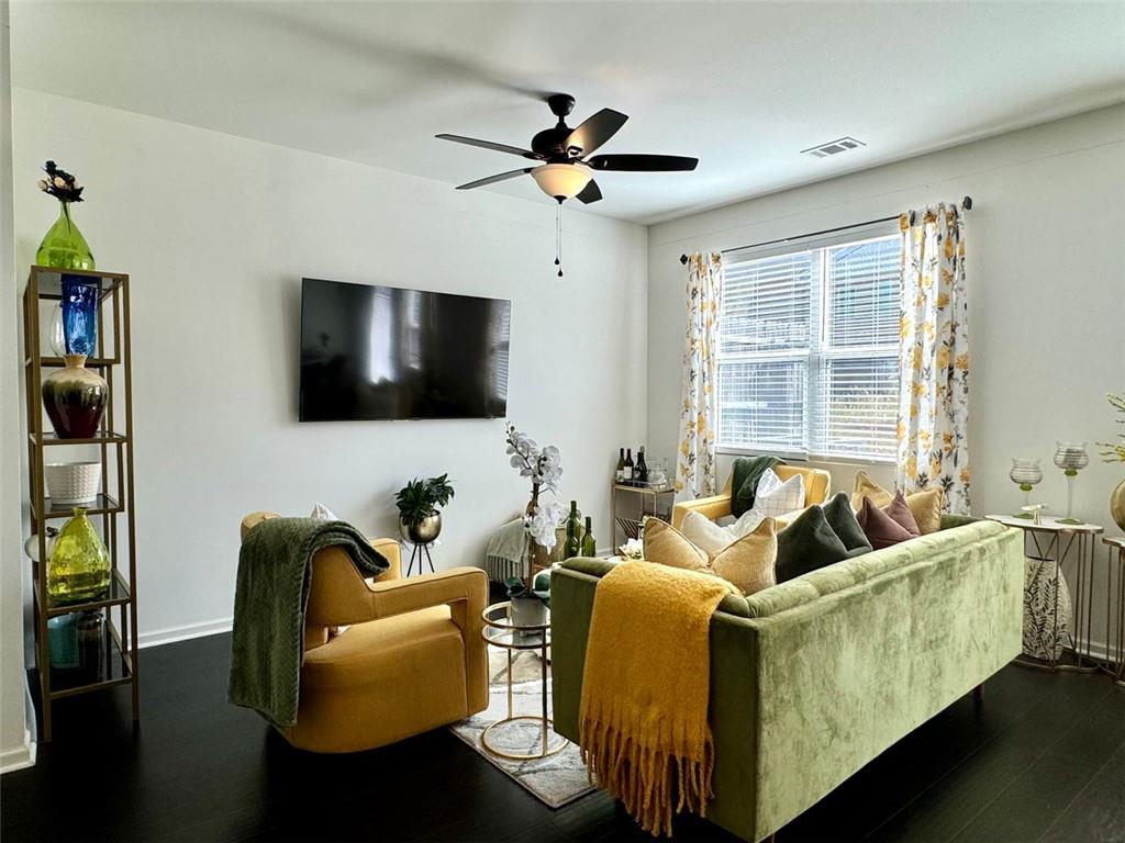 1606 LARKSPUR Trail