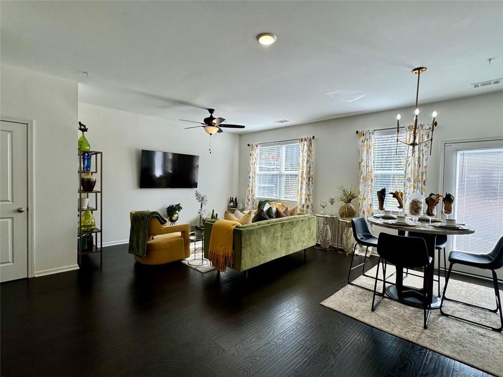 1606 LARKSPUR Trail