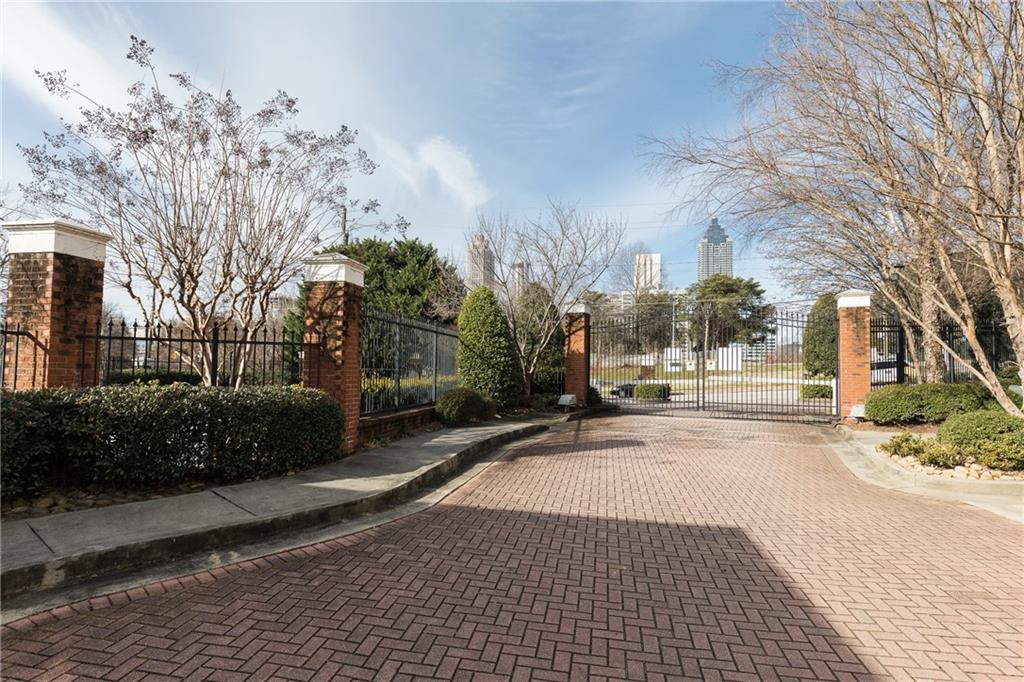 375 Highland Avenue NE Unit 207