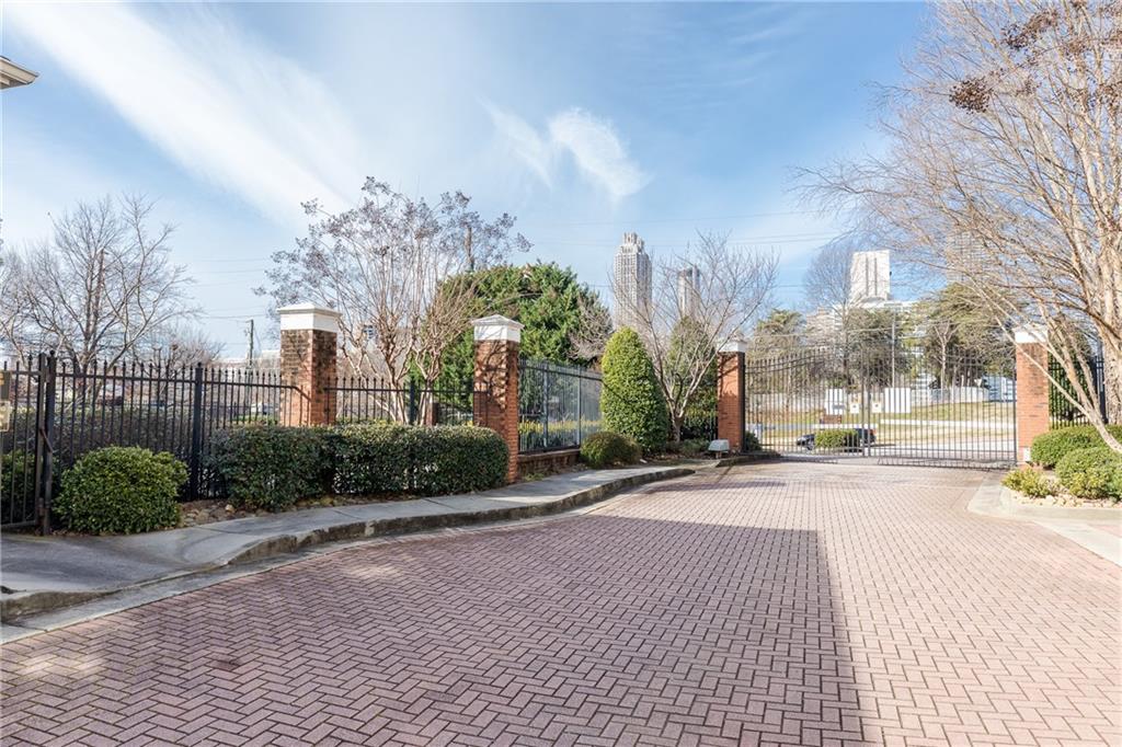 375 Highland Avenue NE Unit 207