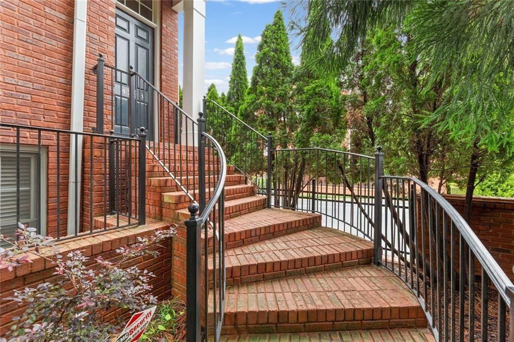 4298 Kingston Gate Cove