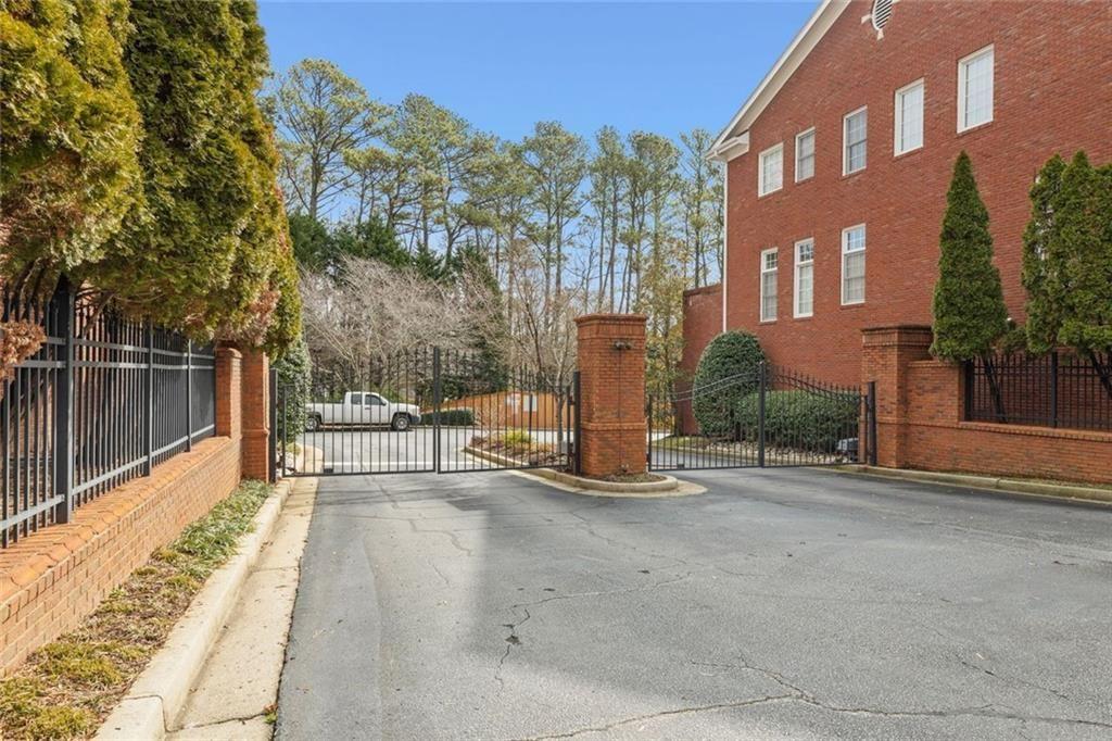 4298 Kingston Gate Cove