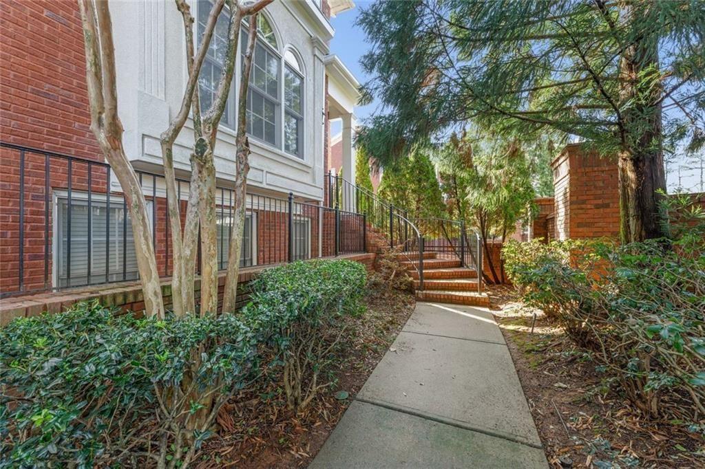 4298 Kingston Gate Cove