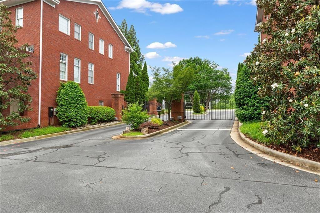 4298 Kingston Gate Cove