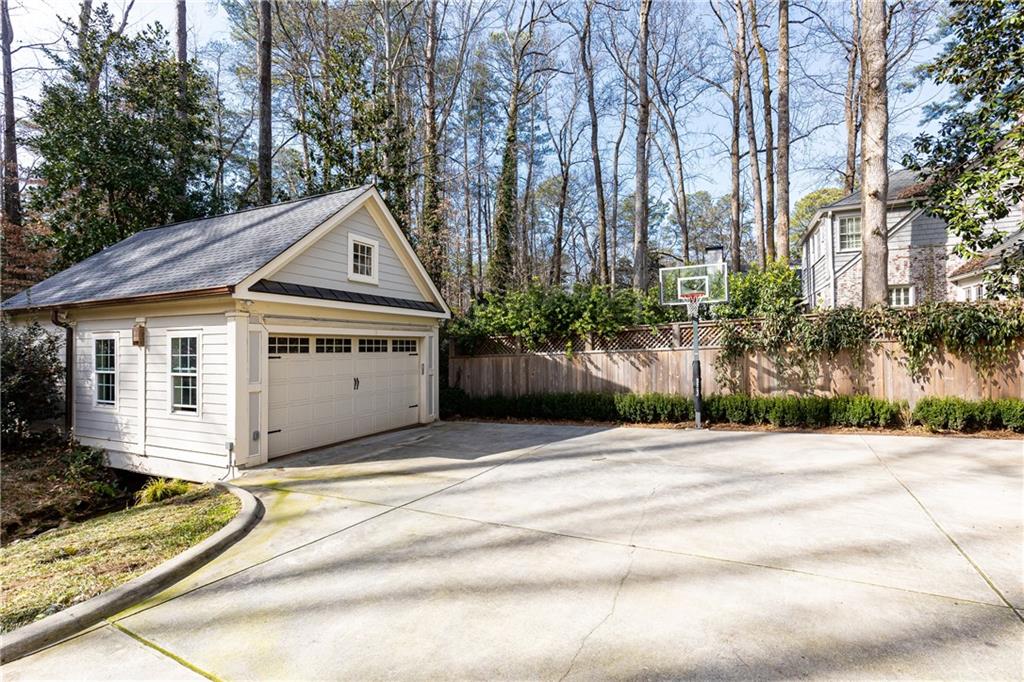 3982 Club Drive NE