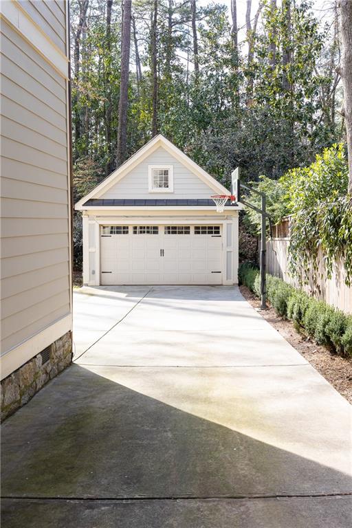 3982 Club Drive NE