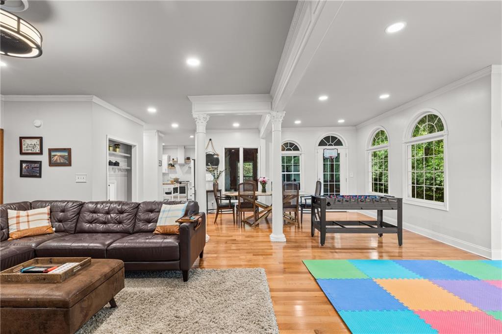 4648 Equestrian Way