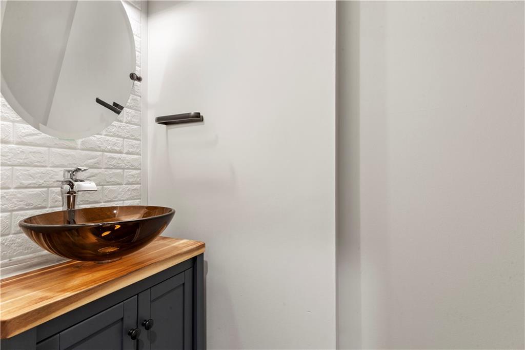 3415 Kenyon Creek Drive NW