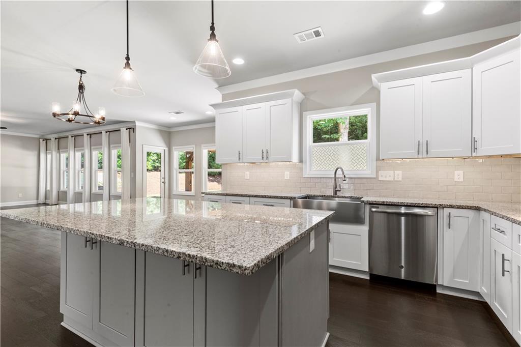 3415 Kenyon Creek Drive NW