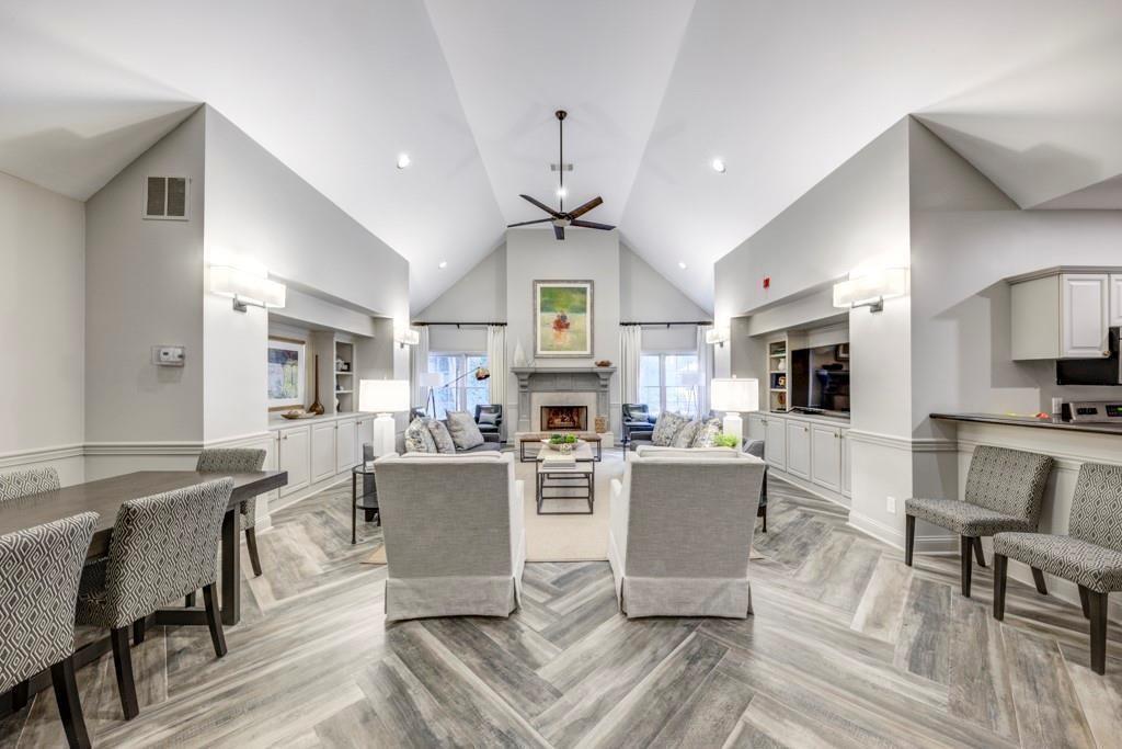 211 Colonial Homes Drive NW Unit 2501