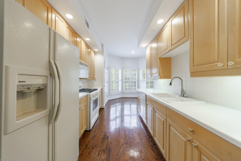 50 Biscayne Drive Unit 2106
