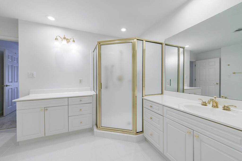 50 Biscayne Drive Unit 2106