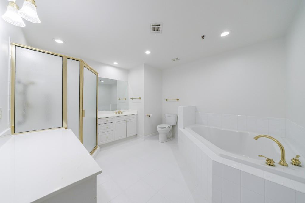 50 Biscayne Drive Unit 2106