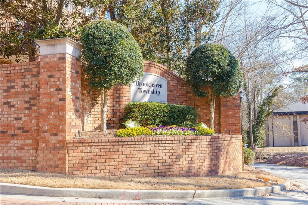 2556 Oglethorpe Circle NE
