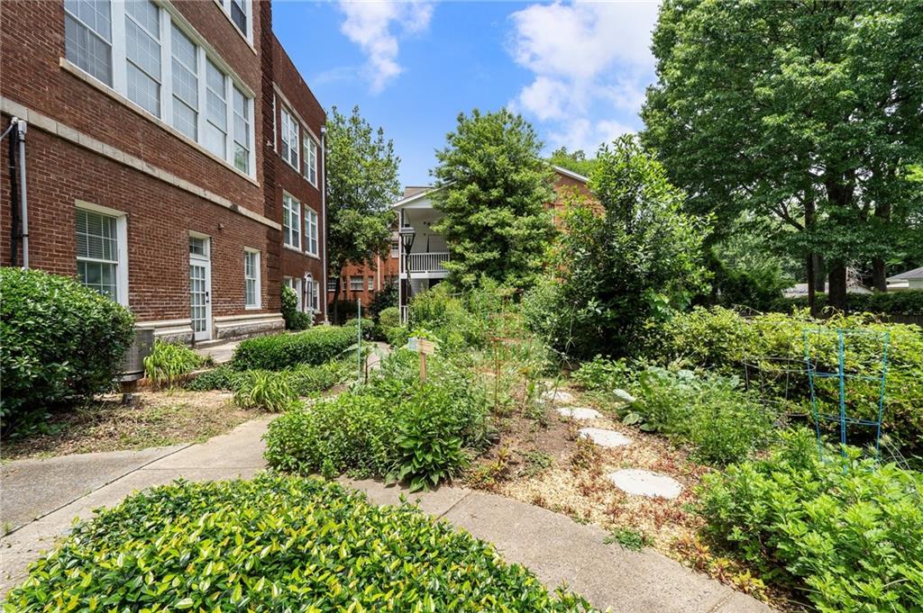 1031 State Street NW Unit 106