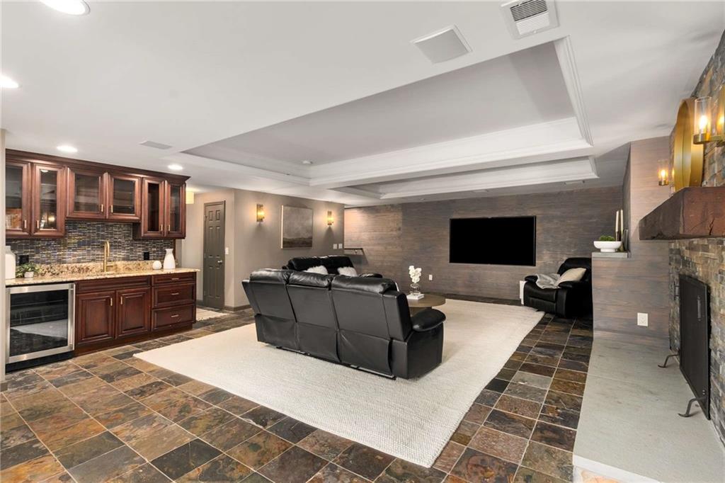 360 Spindle Court