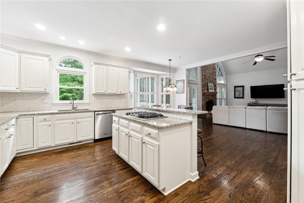 151 Overhill Point