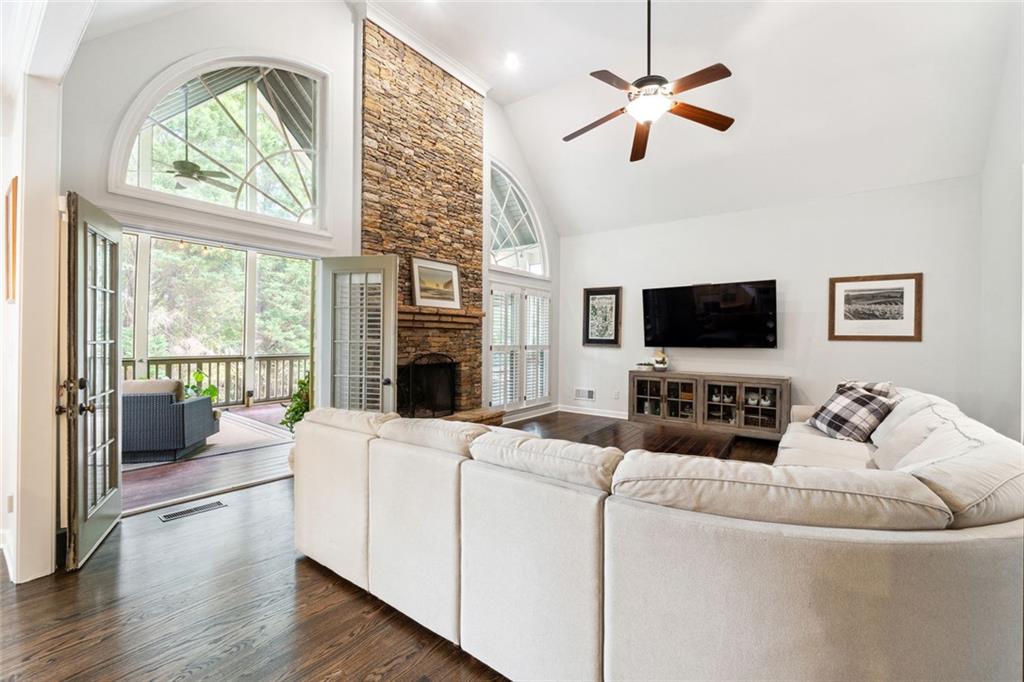151 Overhill Point