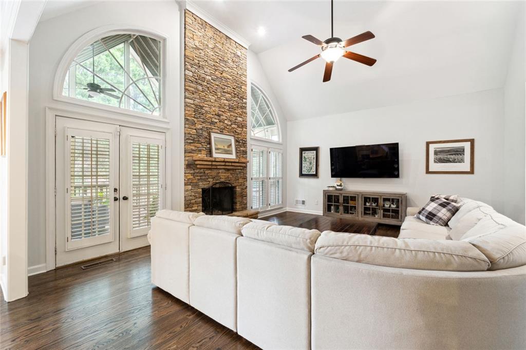 151 Overhill Point