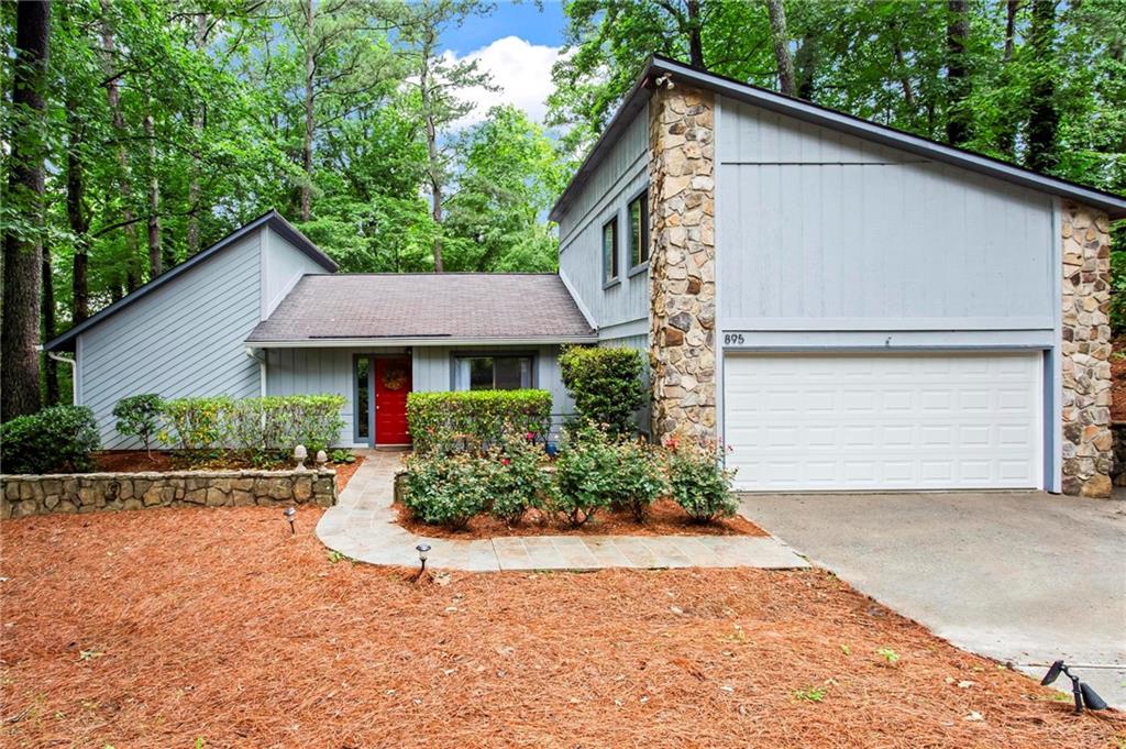 895 Fawn Way
