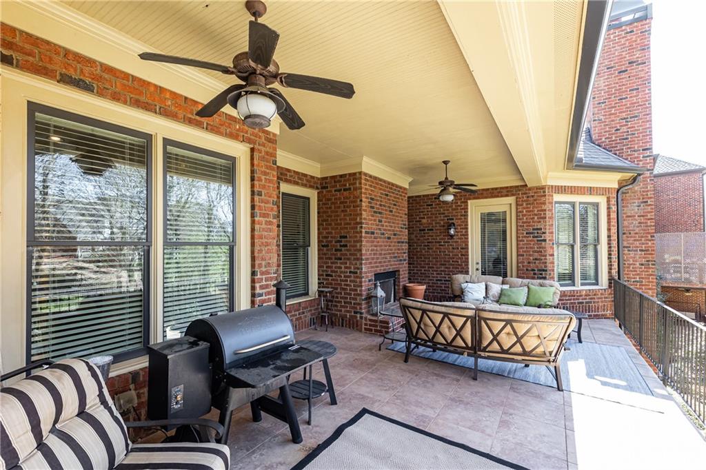 5352 Lacosta Lane
