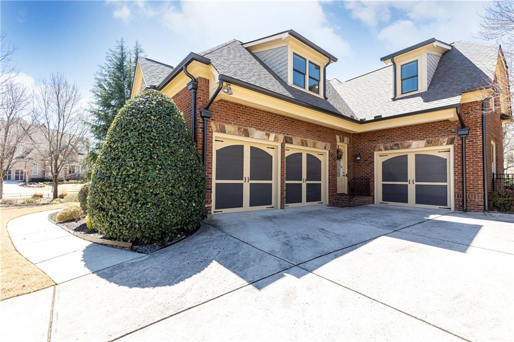 5352 Lacosta Lane