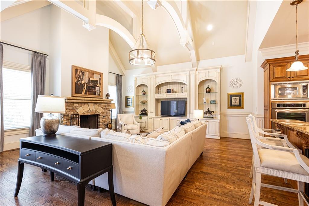 5352 Lacosta Lane