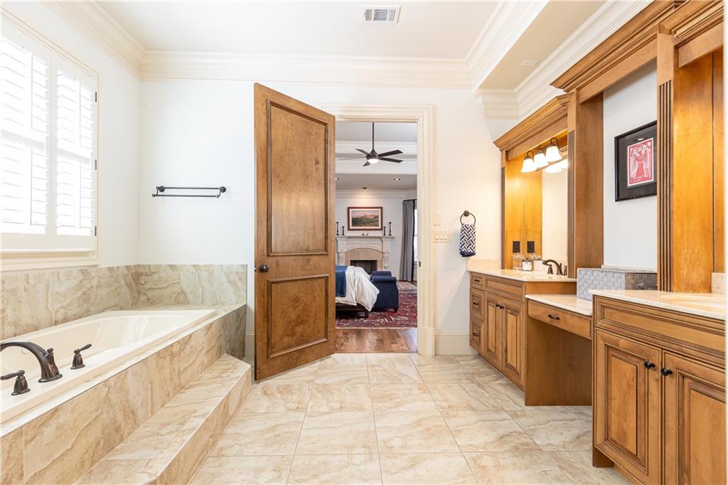 5352 Lacosta Lane