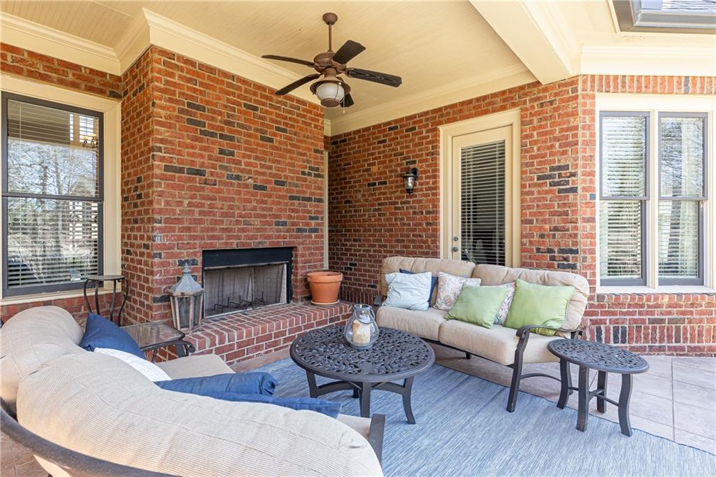 5352 Lacosta Lane