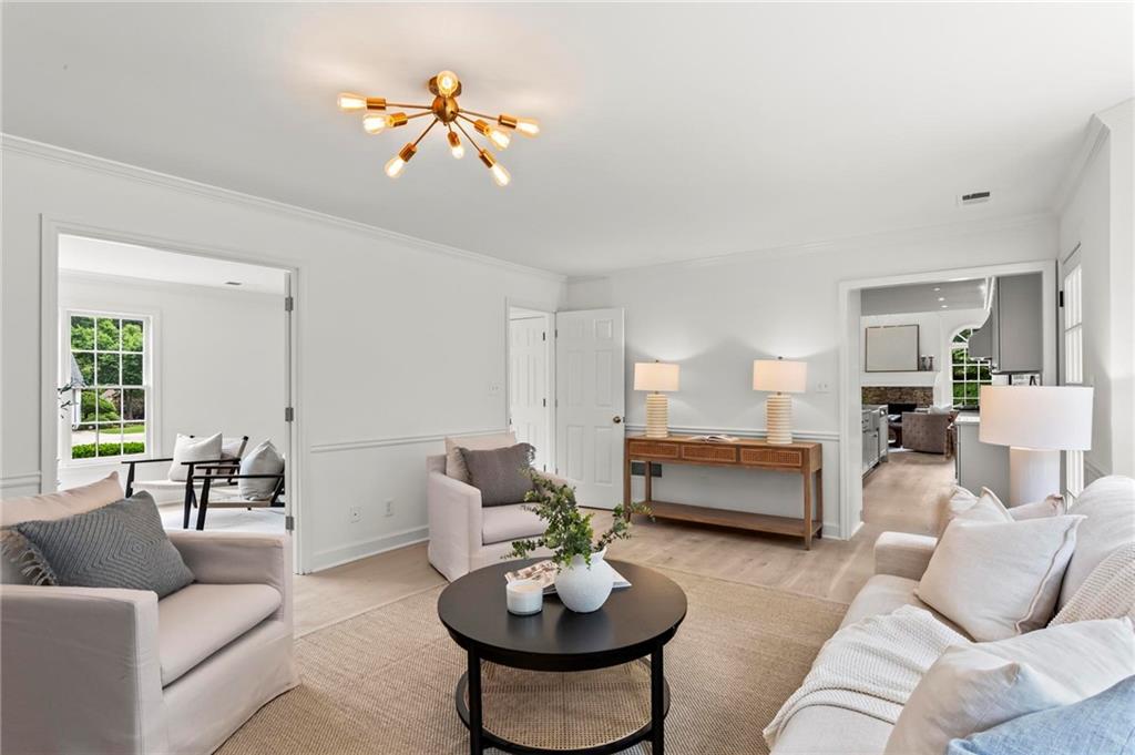 600 Delphinium Boulevard NW
