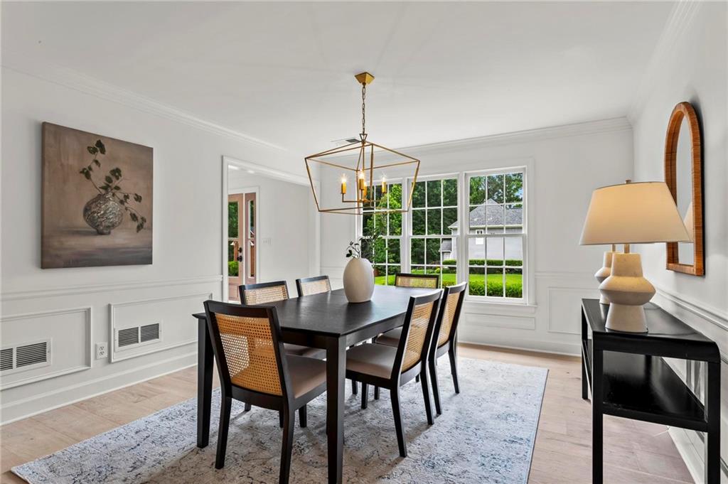600 Delphinium Boulevard NW