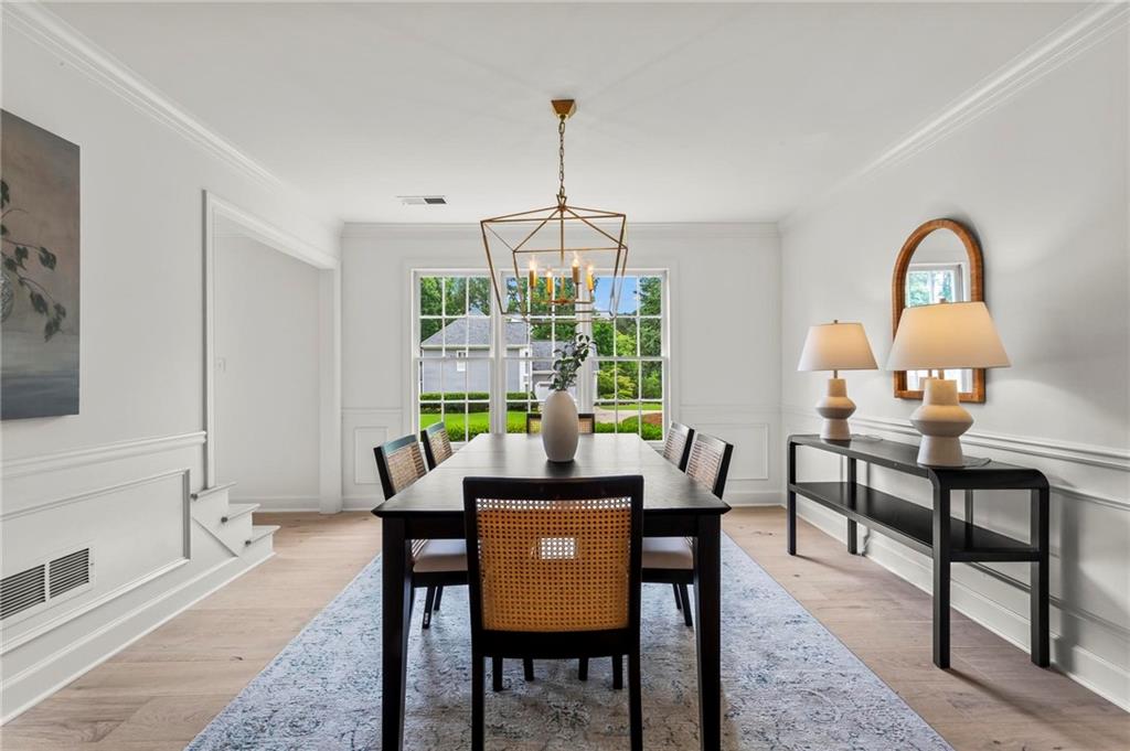 600 Delphinium Boulevard NW