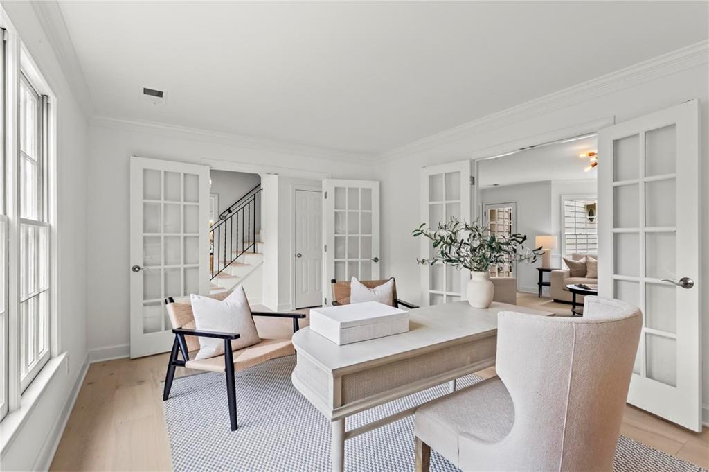600 Delphinium Boulevard NW