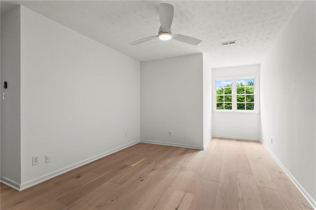 600 Delphinium Boulevard NW