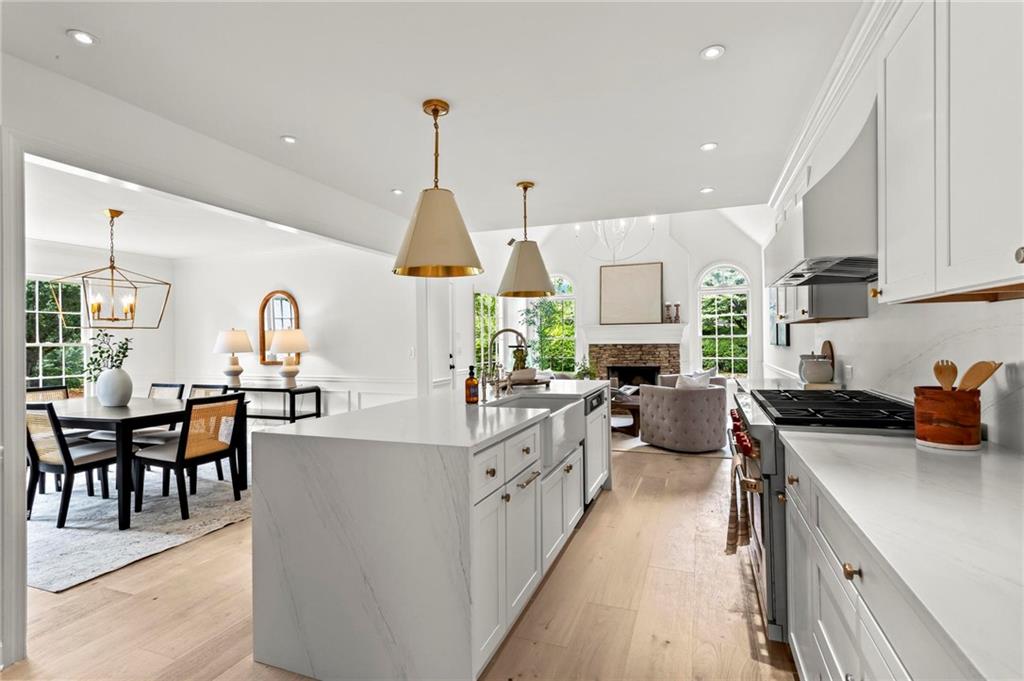 600 Delphinium Boulevard NW