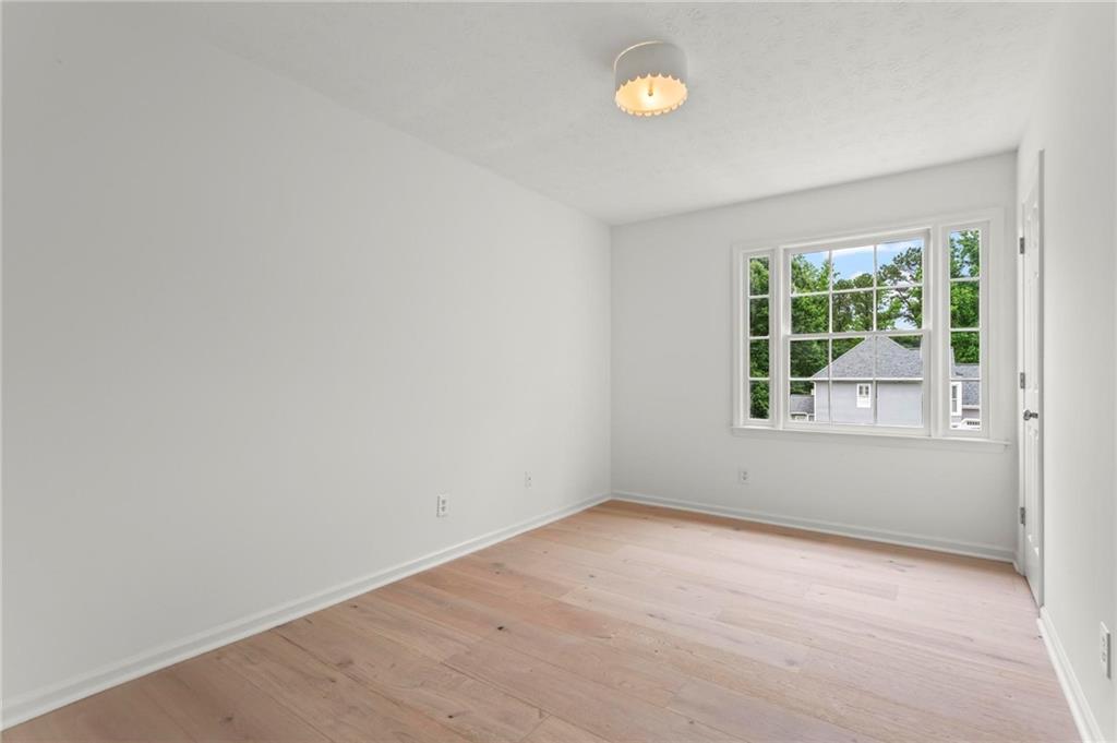 600 Delphinium Boulevard NW
