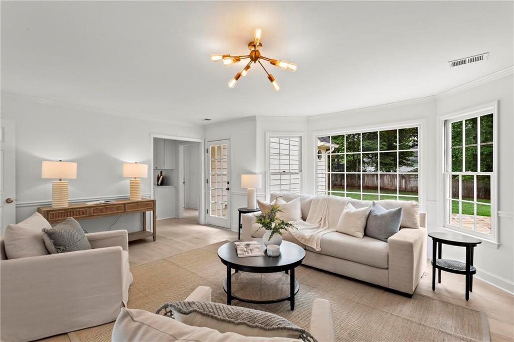 600 Delphinium Boulevard NW