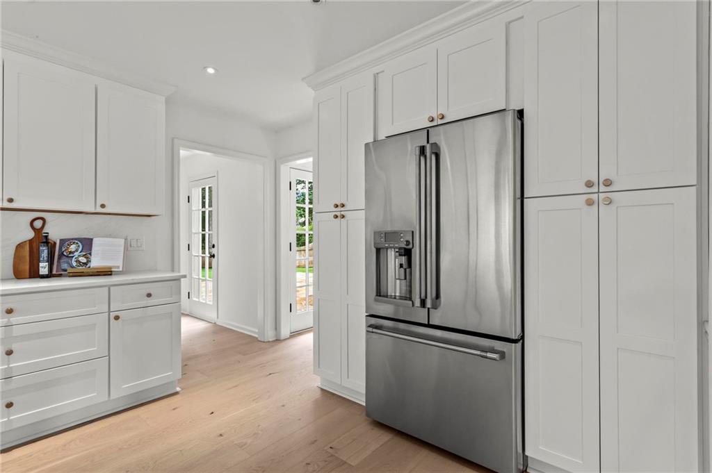 600 Delphinium Boulevard NW