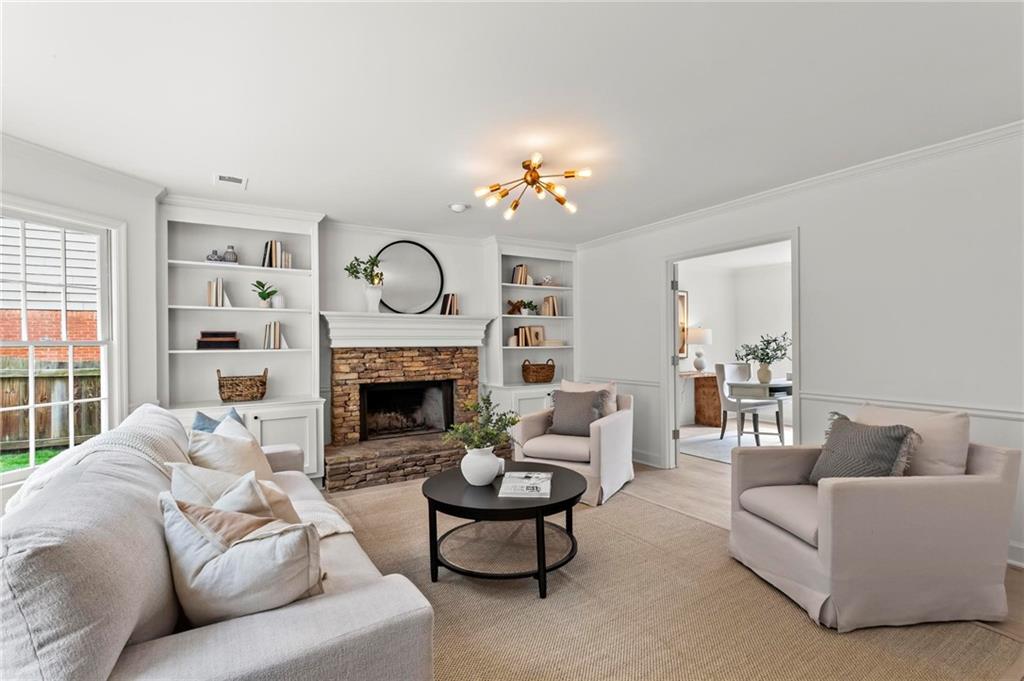 600 Delphinium Boulevard NW