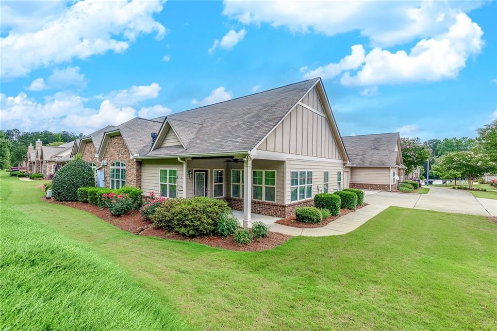 2384 Tree Arbor Way