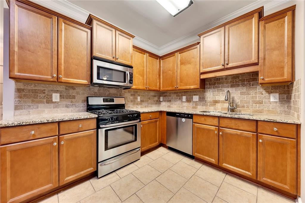 2384 Tree Arbor Way