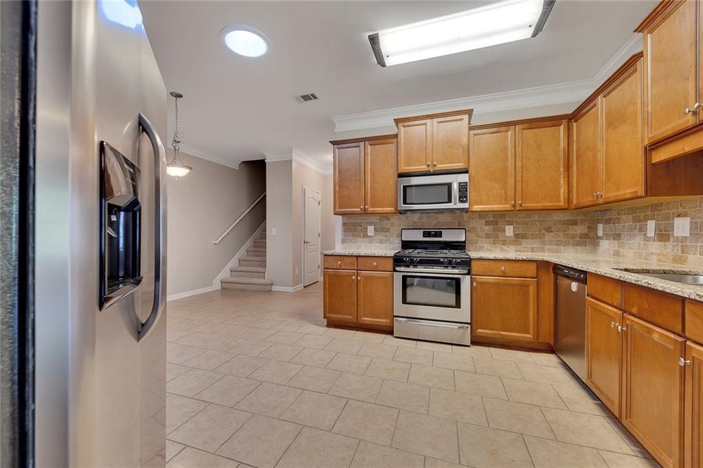 2384 Tree Arbor Way