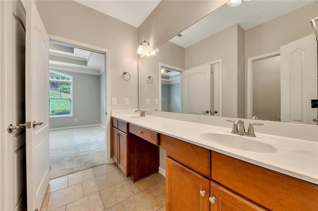 2384 Tree Arbor Way