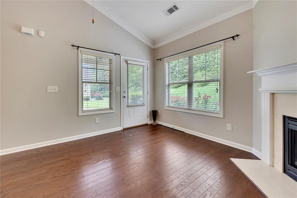 2384 Tree Arbor Way