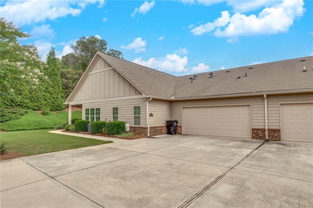 2384 Tree Arbor Way