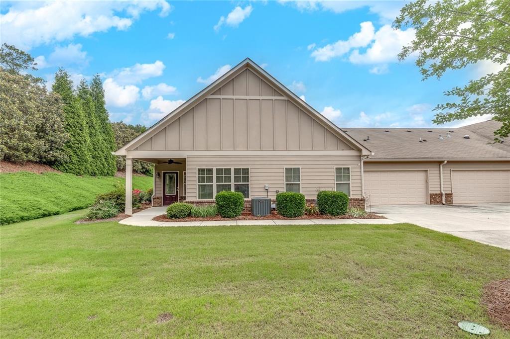 2384 Tree Arbor Way