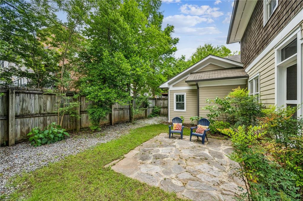 261 Elmira Place NE
